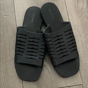 Free People Slice of Sun Leather Slip on Sandals Sz:9 Black